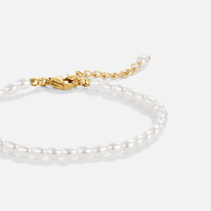 White pearl bracelet