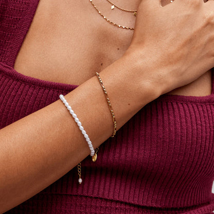 White pearl bracelet